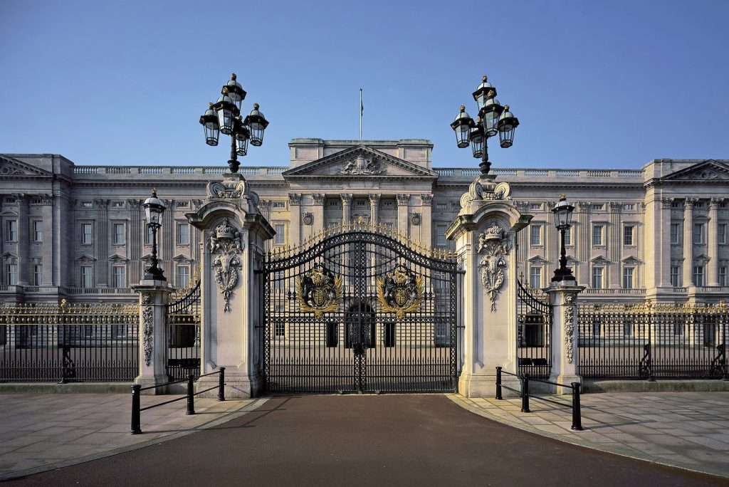 BUCKINGHAM PALACE


