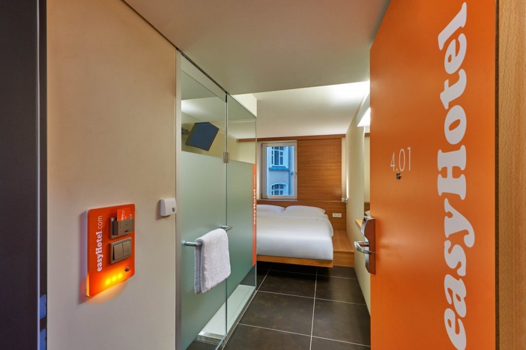Easy Hotel