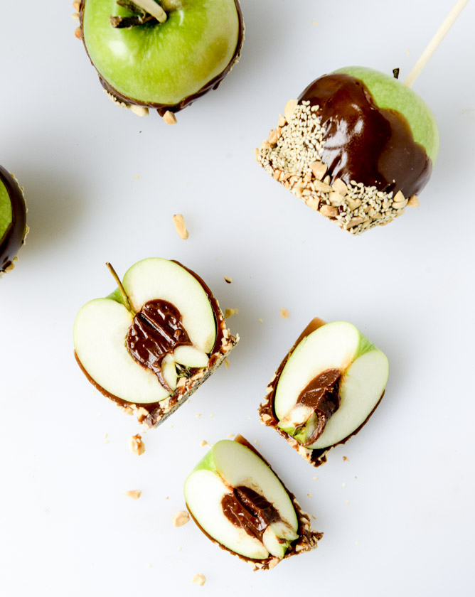 caramel-apples-I-howsweeteats