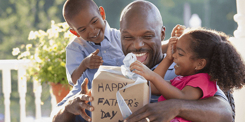 Najlepsze pomysły na prezenty na Dzień Ojca, aby ogłuszyć swojego tatę!