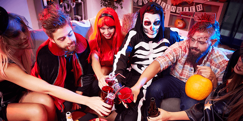 Spine-tingling Activities To Do on Halloween With Your BFFs Spine-tingling Activities To Do on Halloween With Your BFFs